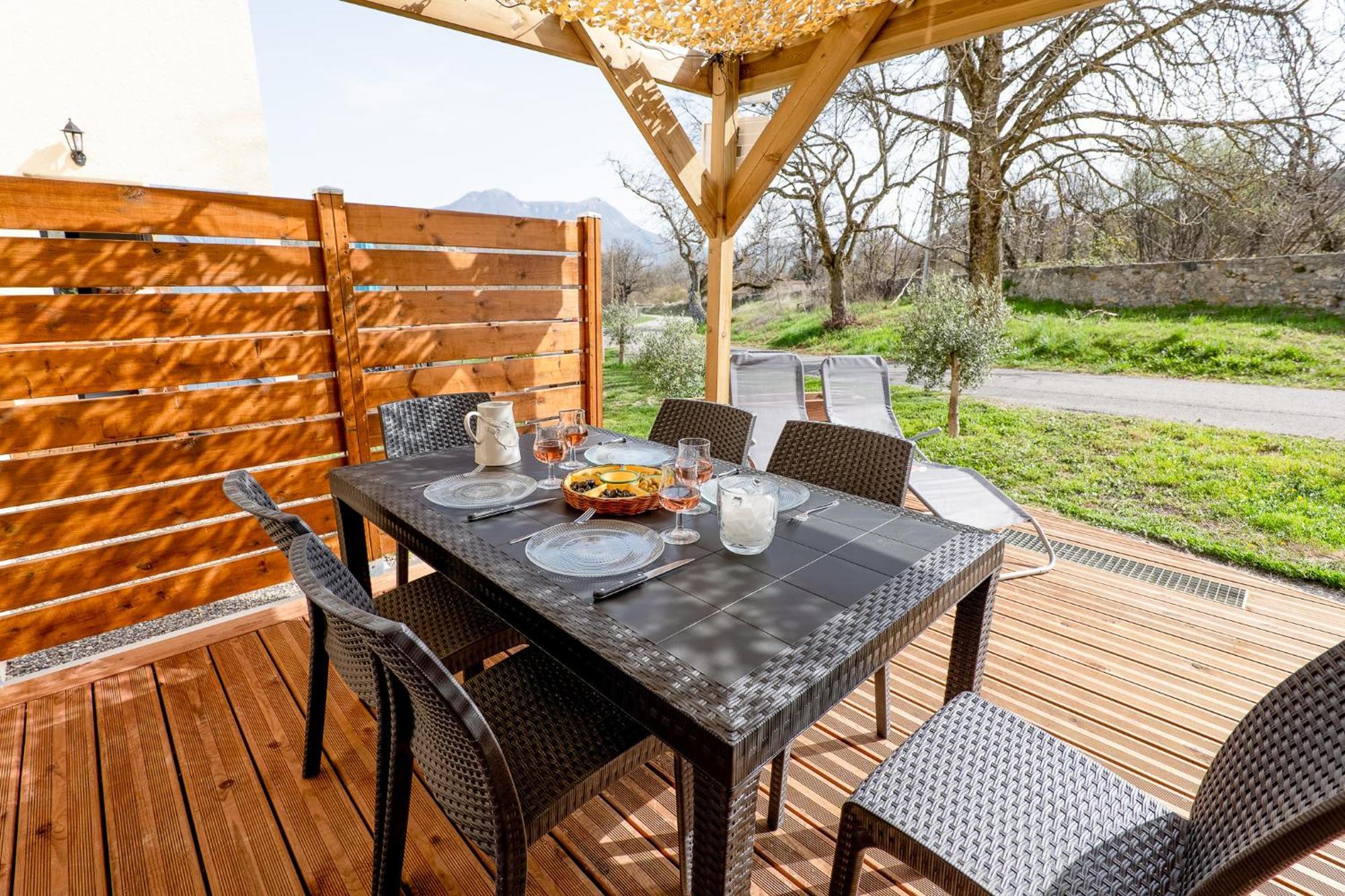 Plaines-Provence Spa&Sauna Дінь-ле-Бен Екстер'єр фото