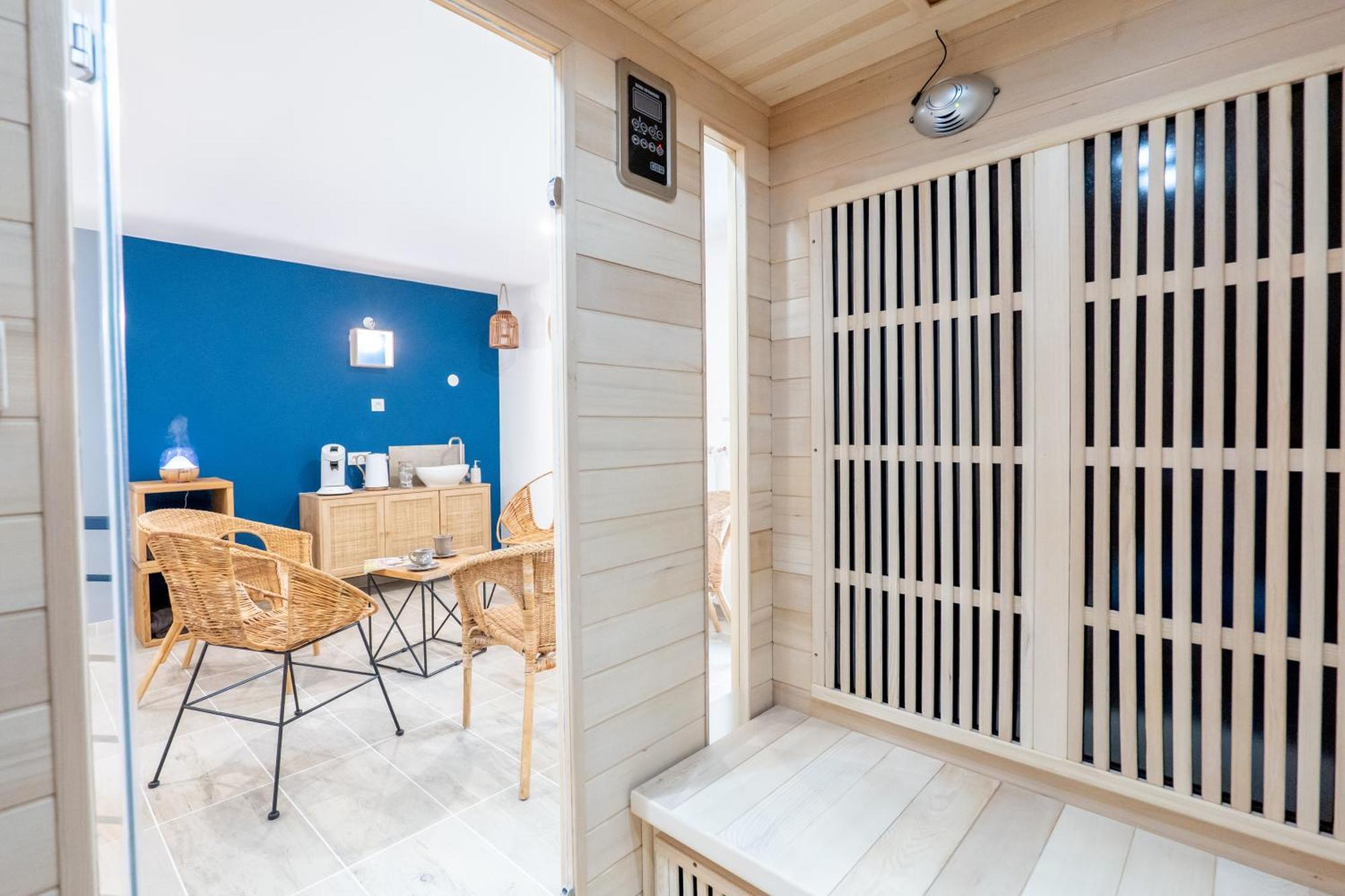 Plaines-Provence Spa&Sauna Дінь-ле-Бен Екстер'єр фото